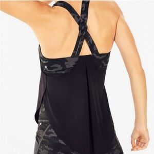 Fabletics Giselle Powertouch Light Built-In Bra Swing Tank